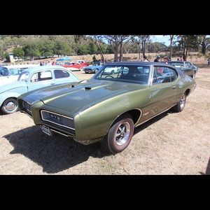 Meet your Posher, Wesley